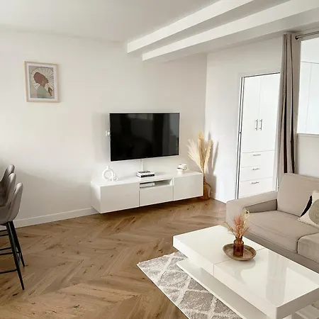 Niche En Centre-ville Saint-Germain-en-Laye